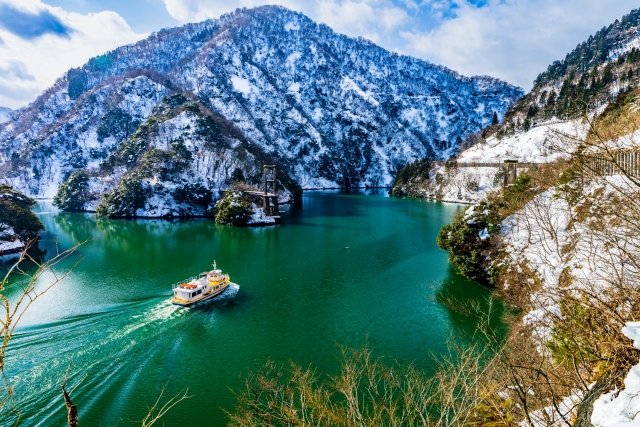 雪の庄川峡遊覧