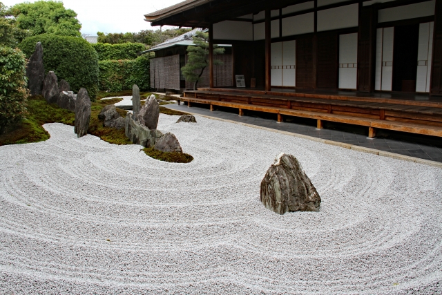 大徳寺 瑞峯院 十字架の庭