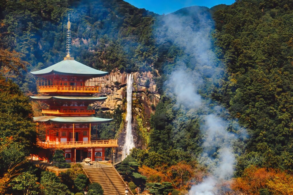 那智の滝と三重塔 (那智山)